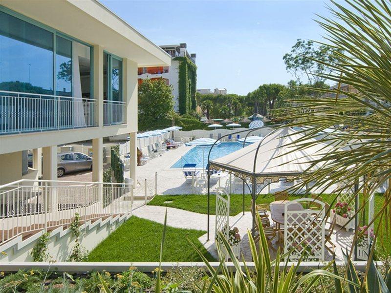 Hotel Bolivar Lido di Jesolo Exterior foto