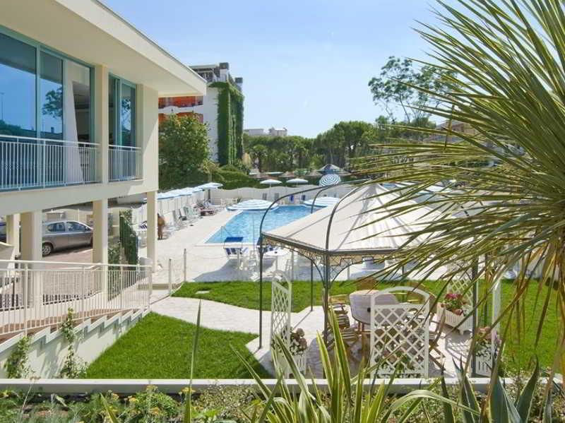 Hotel Bolivar Lido di Jesolo Exterior foto